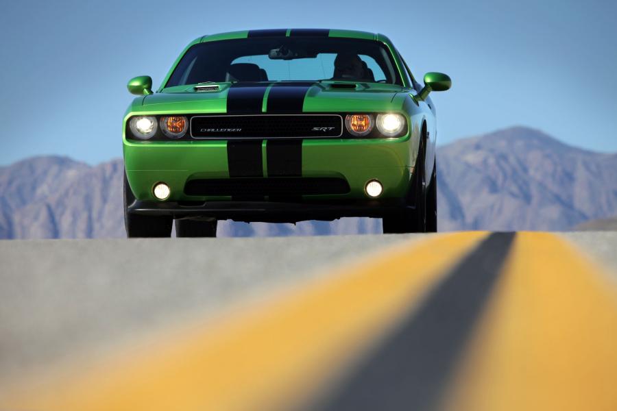  Dodge Challenger SRT8 392 Green with Envy 2011 года  (фото 6 из 7)